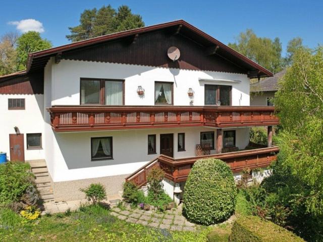 Traumlage Kaiserspitz: Ruhig gelegenes Haus mit großem Garten und viel Grün rundherum