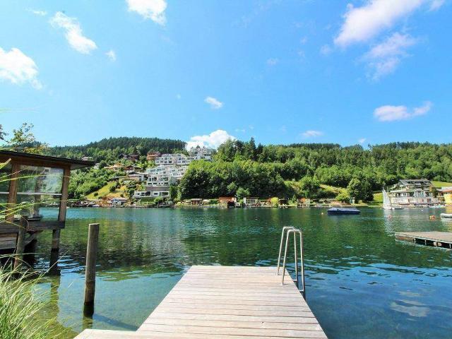 Traumwohnung am Millstätter See mit eigenem Badestrand und Liegewiese
