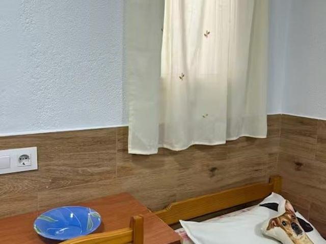 Travessera de Collblanc, L'Hospitalet de Llobregat, Catalonia 08904