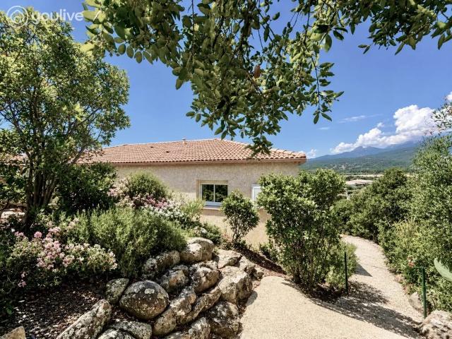 TRAVO – Belle villa T5 de 114 m² avec vue mer et montagne