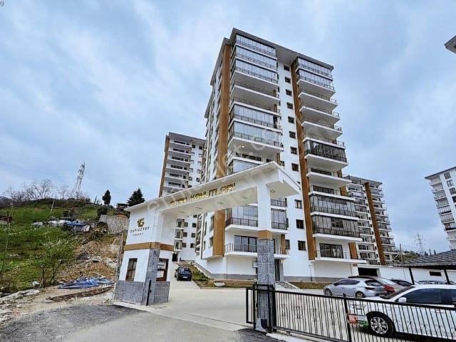 Trabzon Akçaabat Yıldızlı Da Deniz Manzaralı Sıfır Lüks Daire