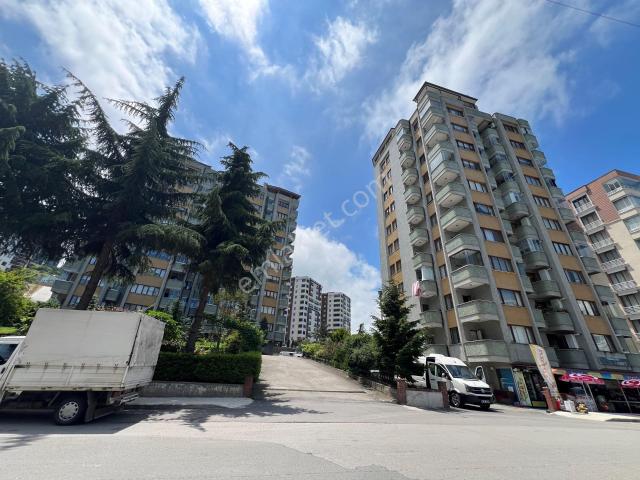 Trabzon Akçaabat Yıldızlı'da Satılık 4+1 Geniş Daire, Deniz Manzaralı, 265 M²