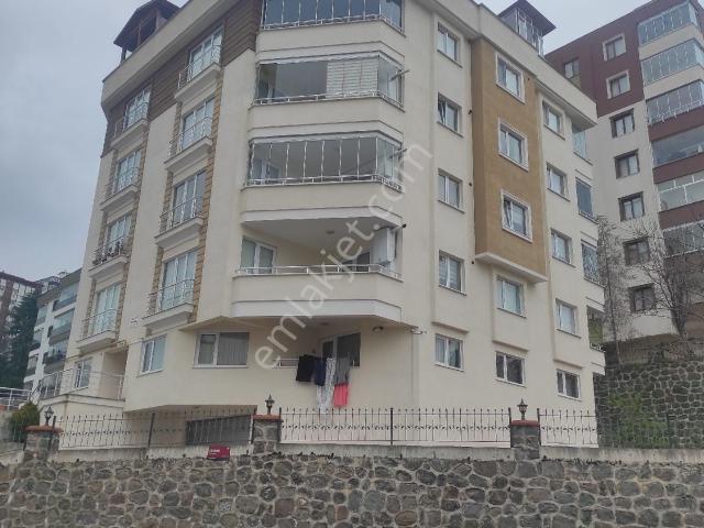 Trabzon Soğuksu Da Satılık 300m2 Kullanımlı Dubleks Daire