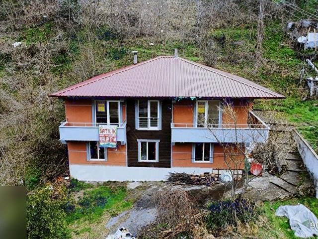 TRABZONDA SATILIK MÜSTAKİL EV