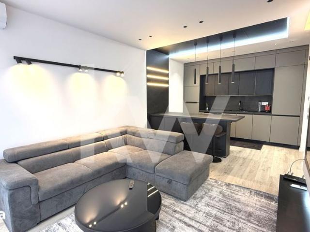 Tractorul Apartament superb cu 3 camere la prima inchiriere