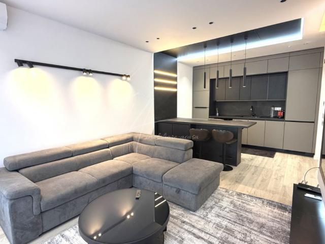 Tractorul Apartament superb cu 3 camere la prima inchiriere