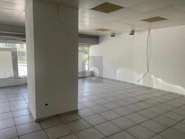 Trade with 1 room for rent in Sierre 110 m² | dreamo. Ch
