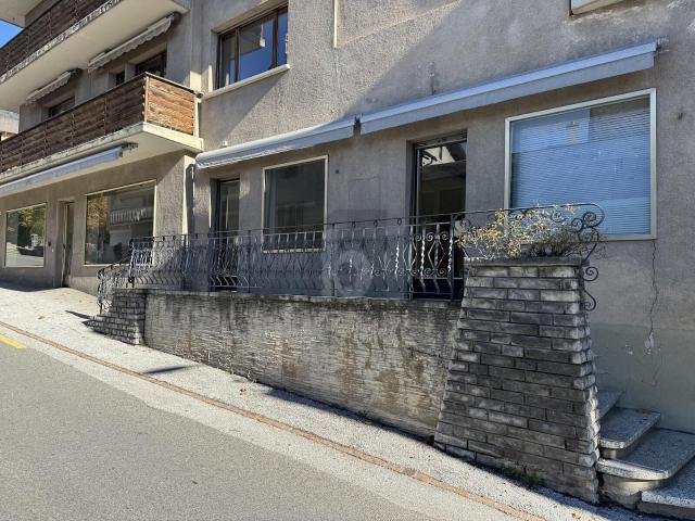 Trade with 3 rooms for rent in Miège 190 m² | dreamo. Ch