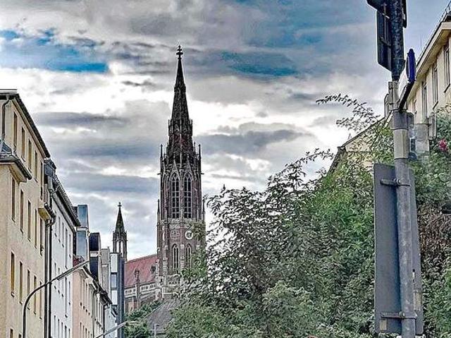 Traditionelles Mietshaus sucht Käufer mit Werten