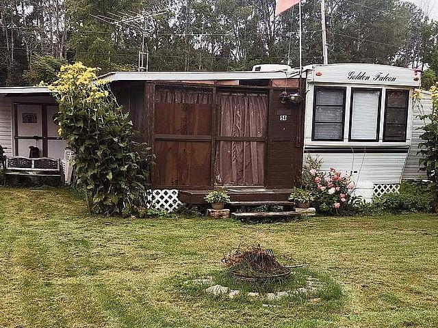 Trailer With Party Room