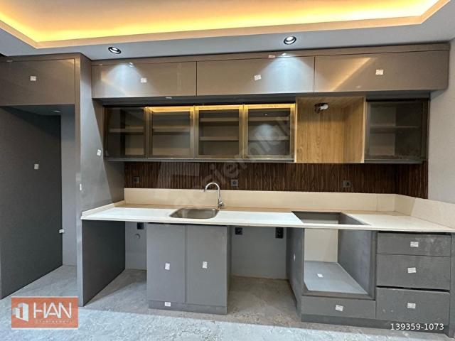 TRAMVAY CADDE YAKIN İSKANLI KAT CEPHE SEÇENEKLİ 2+1 EBV BANYOLU DAİRELER