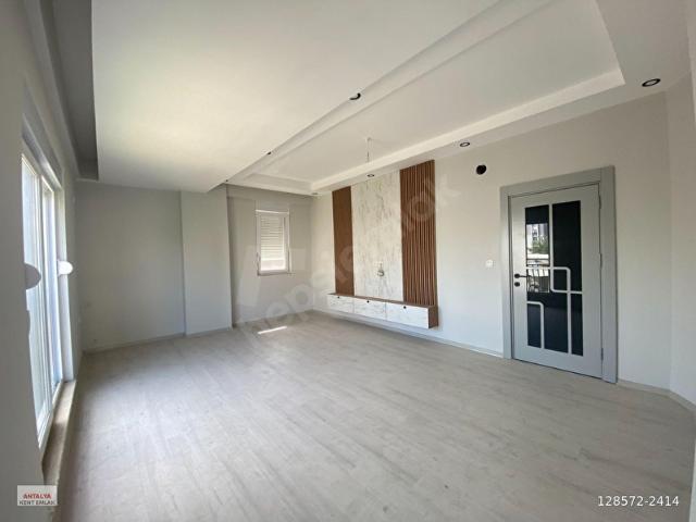 TRAMVAY CADDE YAKINI HAVUZLU SİTE İÇİ ASANSÖRLÜ 1.KAT 2+1 115m2 SIFIR İSKANLI DAİRE