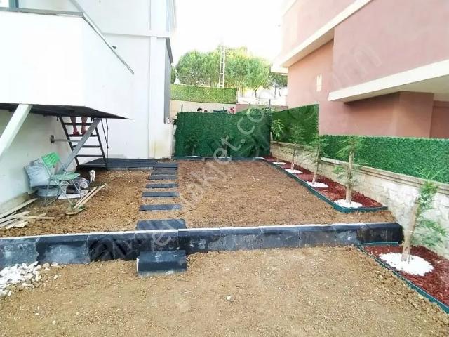 Tramvaya 5 Dk 60 M² Müstakil Bahçeli Eşyalı 1+1 Daire