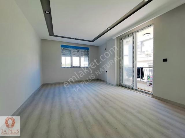 Tramvaya Yakın 2+1 105 M² Havuzlu Satılık Daire
