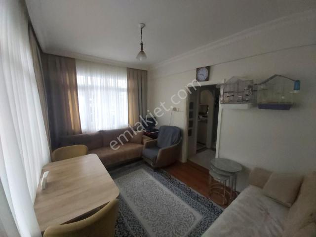 Tramvaya Yakın Giriş Kat 1+1 Odalı Satılık Daire