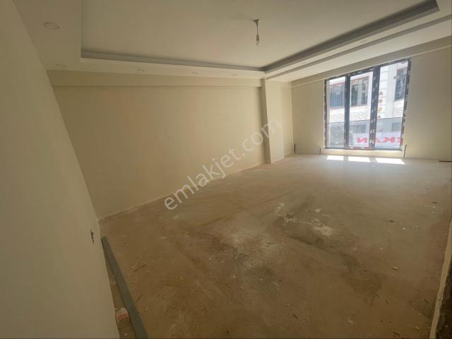 Tramvaya Yakın | Sıfır Bina | Otoparklı | 130 M² Geniş Satılık Daire