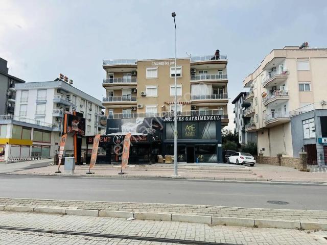 Tramvaya Cephe Katta Eminevime Uygun Ultra Geniş 3+1 Daire