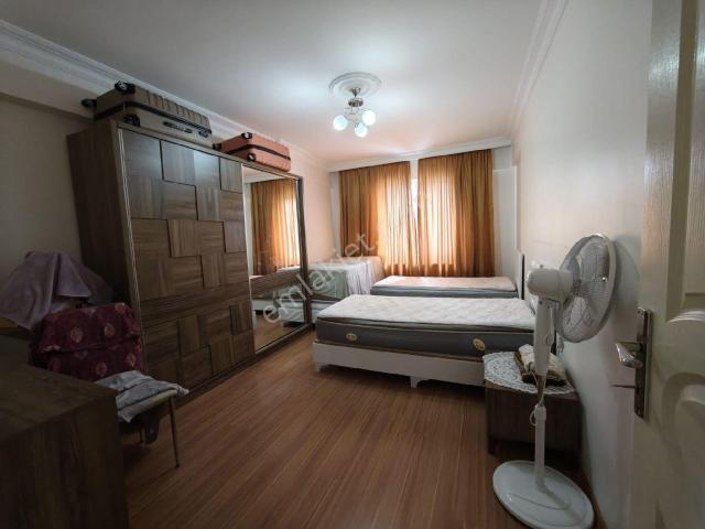 Tramvaya Cephe Satılık 3+1 Daire