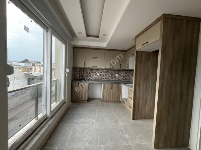 Tramva'a Adım Mesafede Katta Geniş Ve Ferah 2+1 100 M2 Satılık