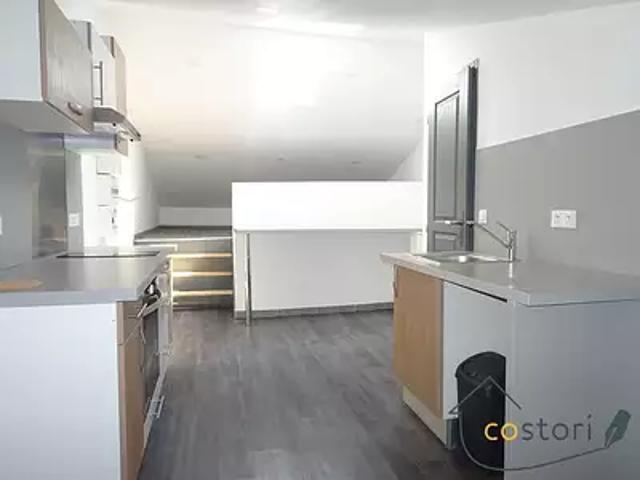 Trans en Provence 83720 Location appartement 1 pièce t1 au dernier étage