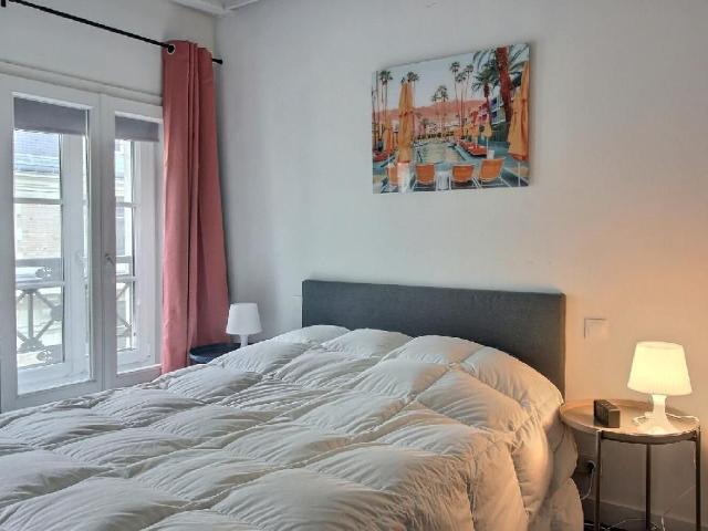 Tranquil Charm in a Chic Parisian Locale 33m² Elysées Madeleine