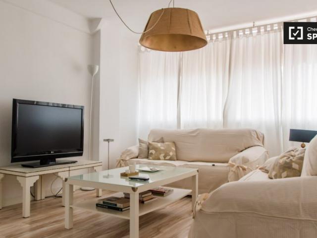 Tranquilo apartamento de 2 dormitorios en alquiler en Camins al Grau