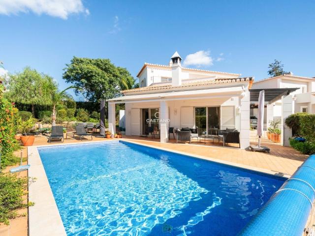Tranquila moradia de resort de golfe perto de Carvoeiro – 3 quartos de conforto e charme, Lagoa, Estôm