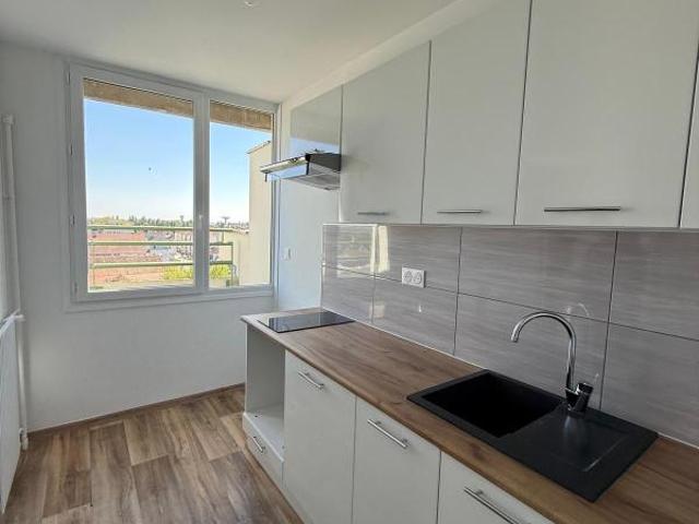 TRAPPES CENTRE – APPARTEMENT STUDIO RÉNOVÉ AVEC BALCON – PROCHE GARE