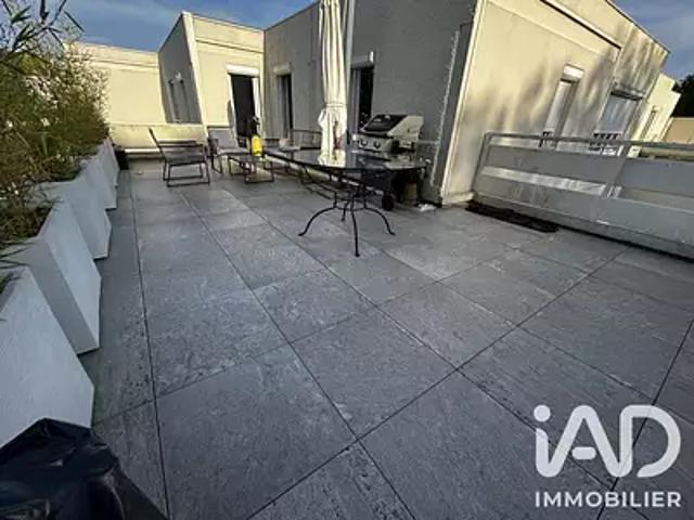 Trappes 78190 Achat / Vente appartement 2 pièces t2 au dernier étage parking