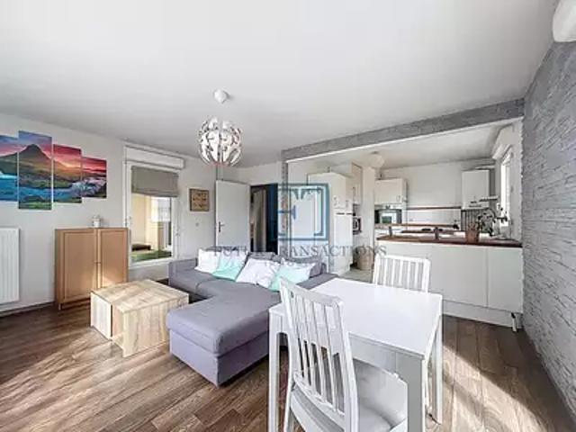 Trappes 78190 Achat / Vente appartement 4 pièces t4 au dernier étage