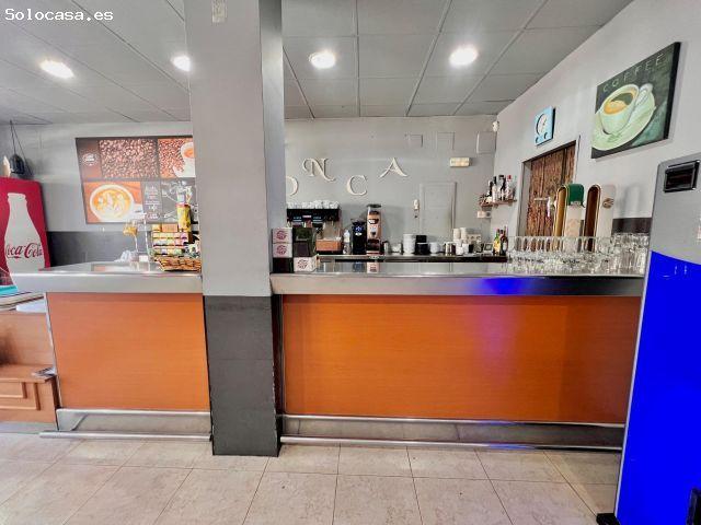 TRASPASO BAR CAFETERÍA EN EL CENTRO DE TORREDEMBARRA