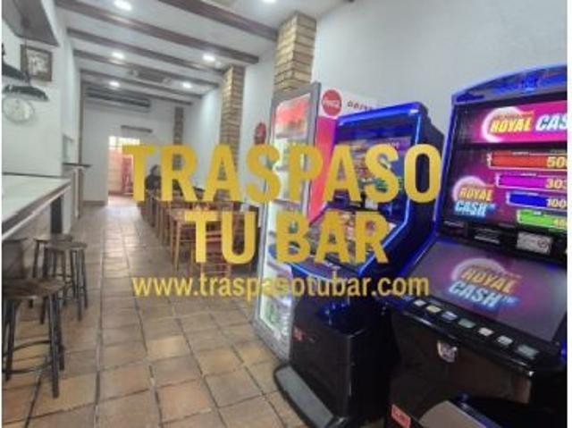 TRASPASO BAR RESTAURANTE 90m2, Gran Terraza cerca de Barcelona