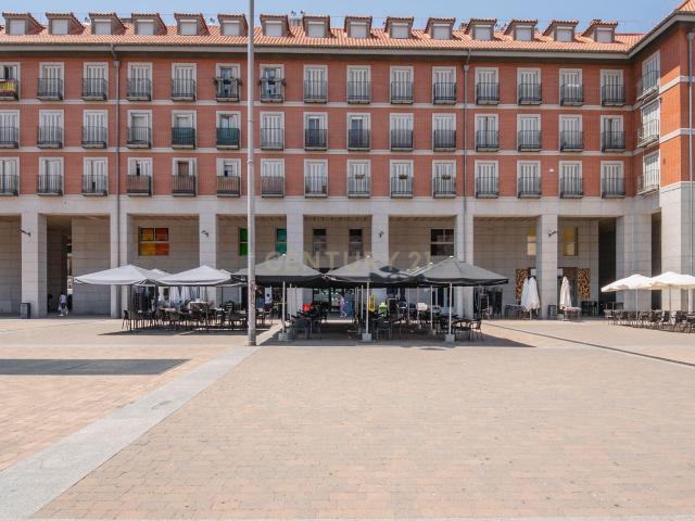 TRASPASO DE BAR CON GRAN TERRAZA EN PLAZA MAYOR DE LEGANÉS NEGOCIO EN FUNCIONAMIENTO Y RENTABLE