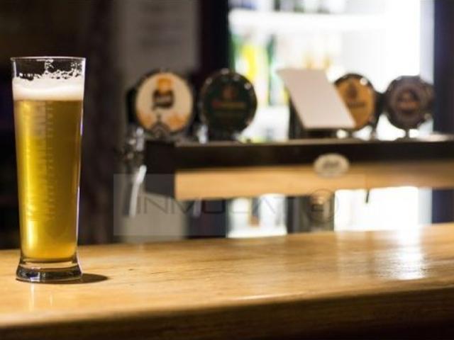 ¡Traspaso de Bar con Gran Terraza en Sitges! Oportunidad Llave en Mano