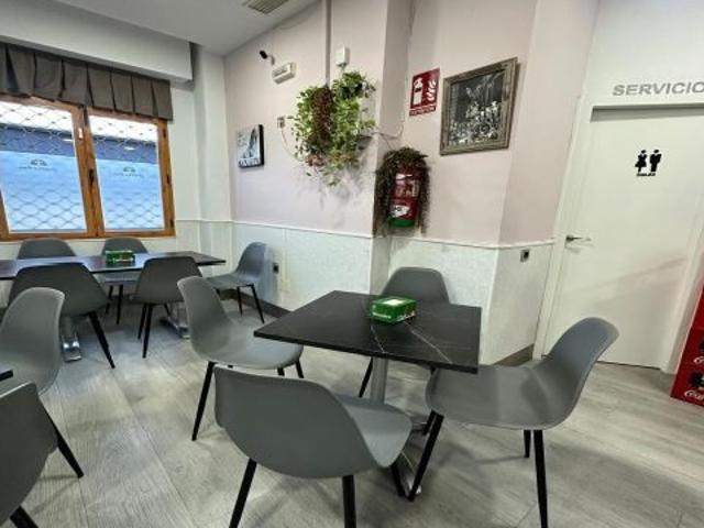 TRASPASO DE BAR EN PLENO FUNCIONAMIENTO