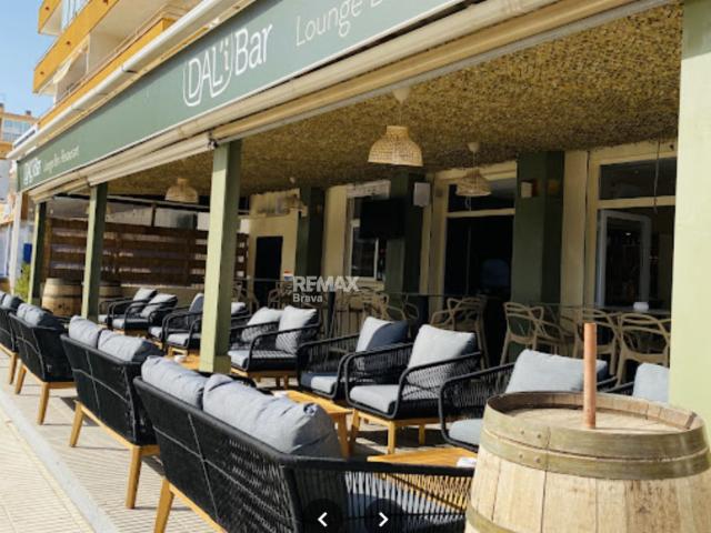 Traspaso de bar restaurante a 50 metros de la playa en Roses