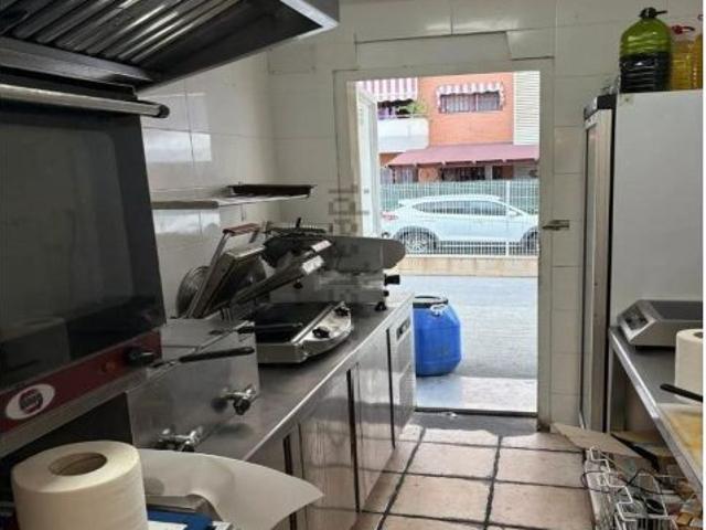 TRASPASO DE EXCELENTE LOCAL COMERCIAL CON ACTIVIDAD BAR Y CON SALIDA DE HUMOS ZONA PLAYA SAN JUAN