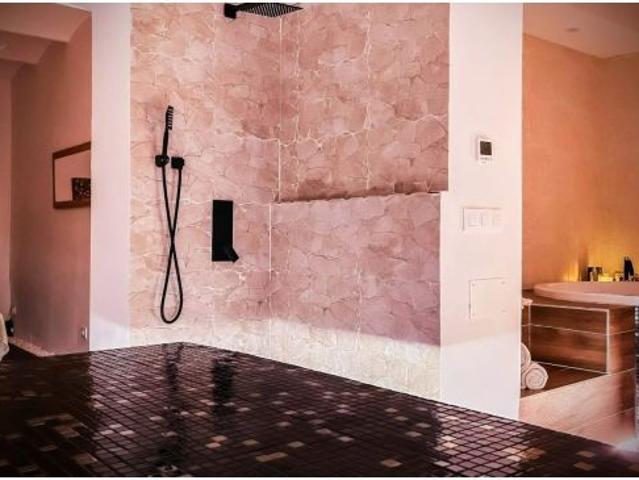Traspaso de local comercial en Barcelona Sarrià Sant Gervasi SPA completamente equipado
