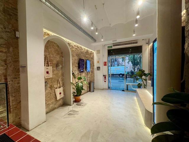 Traspaso negocio healthy consolidado – calle peatonal Consell de Cent Eixample Barcelona