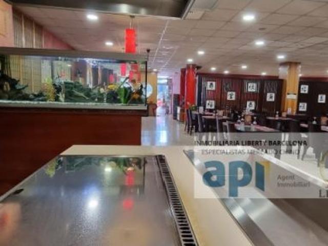 TRASPASO GRAN RESTAURANTE 570M2 a 1h de BARCELONA