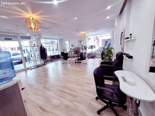TRASPASO PELUQUERÍA & CENTRO DE BELLEZA · LOCAL ESQUINERO ACRISTALADO + COCHERA PRIVADA ÚNICA ·