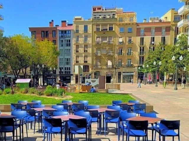 ? OPORTUNIDAD ÚNICA: Traspaso de Restaurante Emblemático en Pleno Rendimiento – Eixample, Tarragona