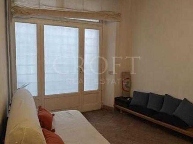 Trastevere: Furnished, quiet 1 Bedroom flat, full kitchen, dining room, bedroom loft, bath and bonus room study. Silent, close to shops, services and transport. # 2347