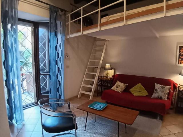 Trastevere Heart of Rome Cozy Apartment with Courtyard & Garden View Available Now Cribmed