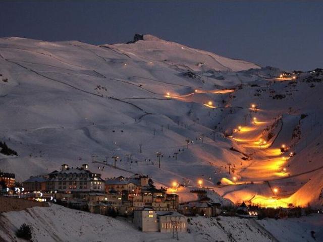 TRASTERO A LA VENTA EN SIERRA NEVADA ESTACION DE ESQUI