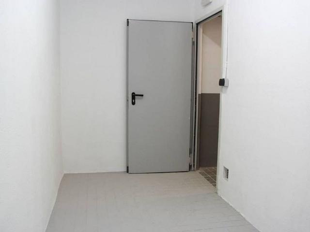 Trastero en venta en calle De Les Balears, Santa Coloma de Gramanet, de 12 m² por 27.000