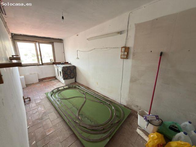 Trasteros en el centro de Igualada, en plena Rambla, varias medidas a partir de 3m2 hasta 10 m2, de