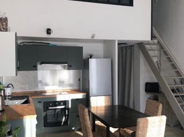 Trets appart t2 esprit duplex balcon renove
