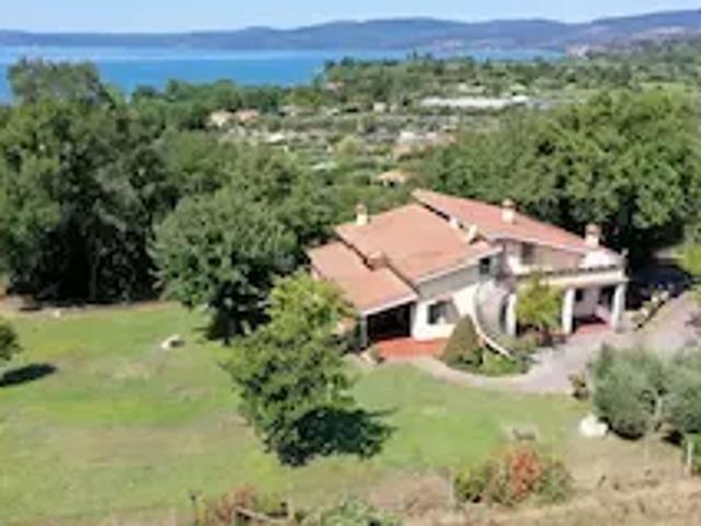 Trevignano Romano – Un'Esclusiva Tenuta sul Lago