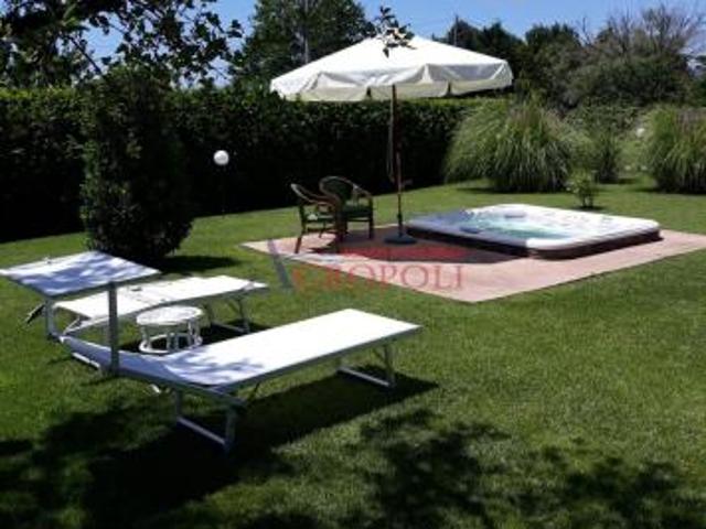 Trevignano Romano Villa unifamiliare con depandance
